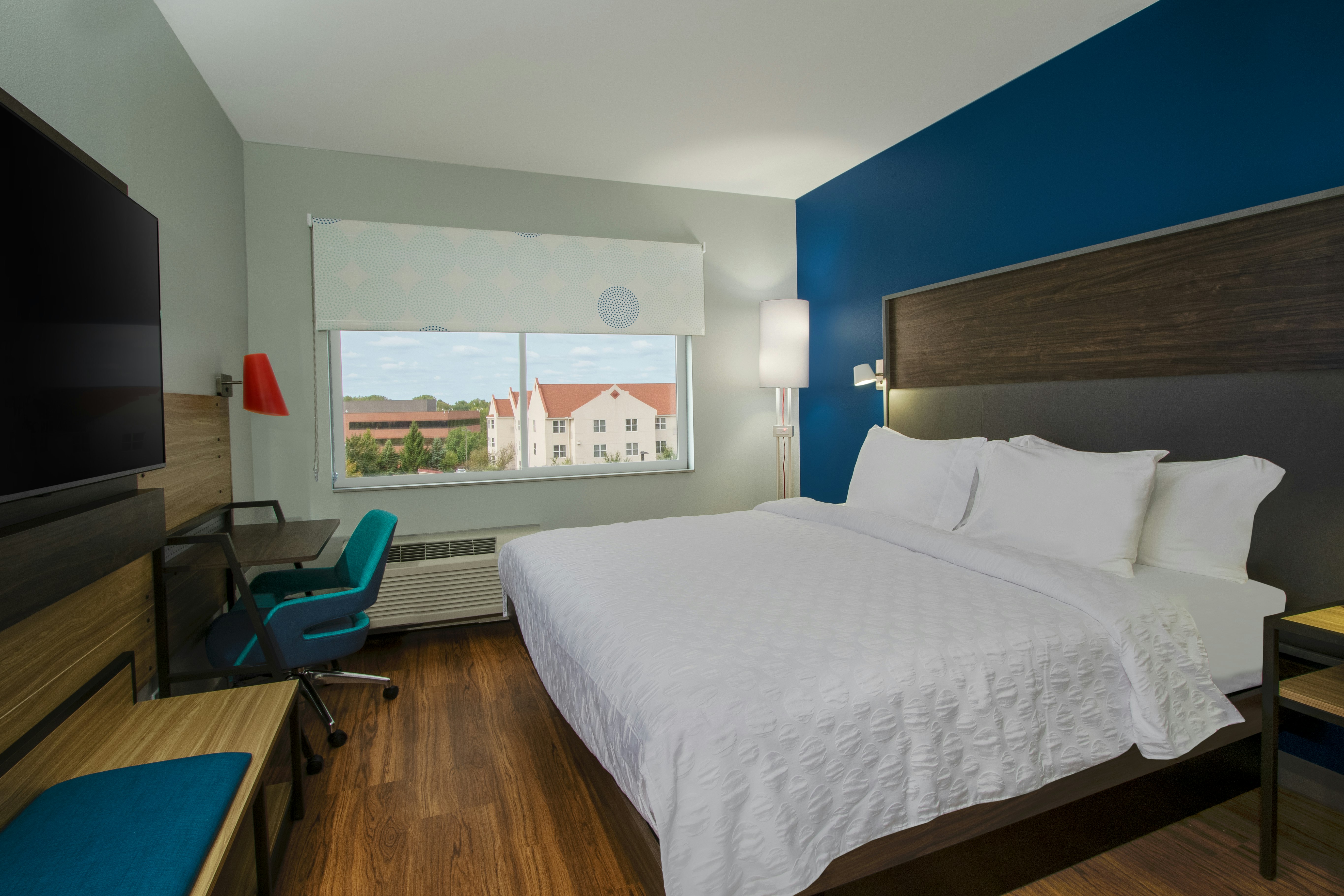 ROOM, KING BED