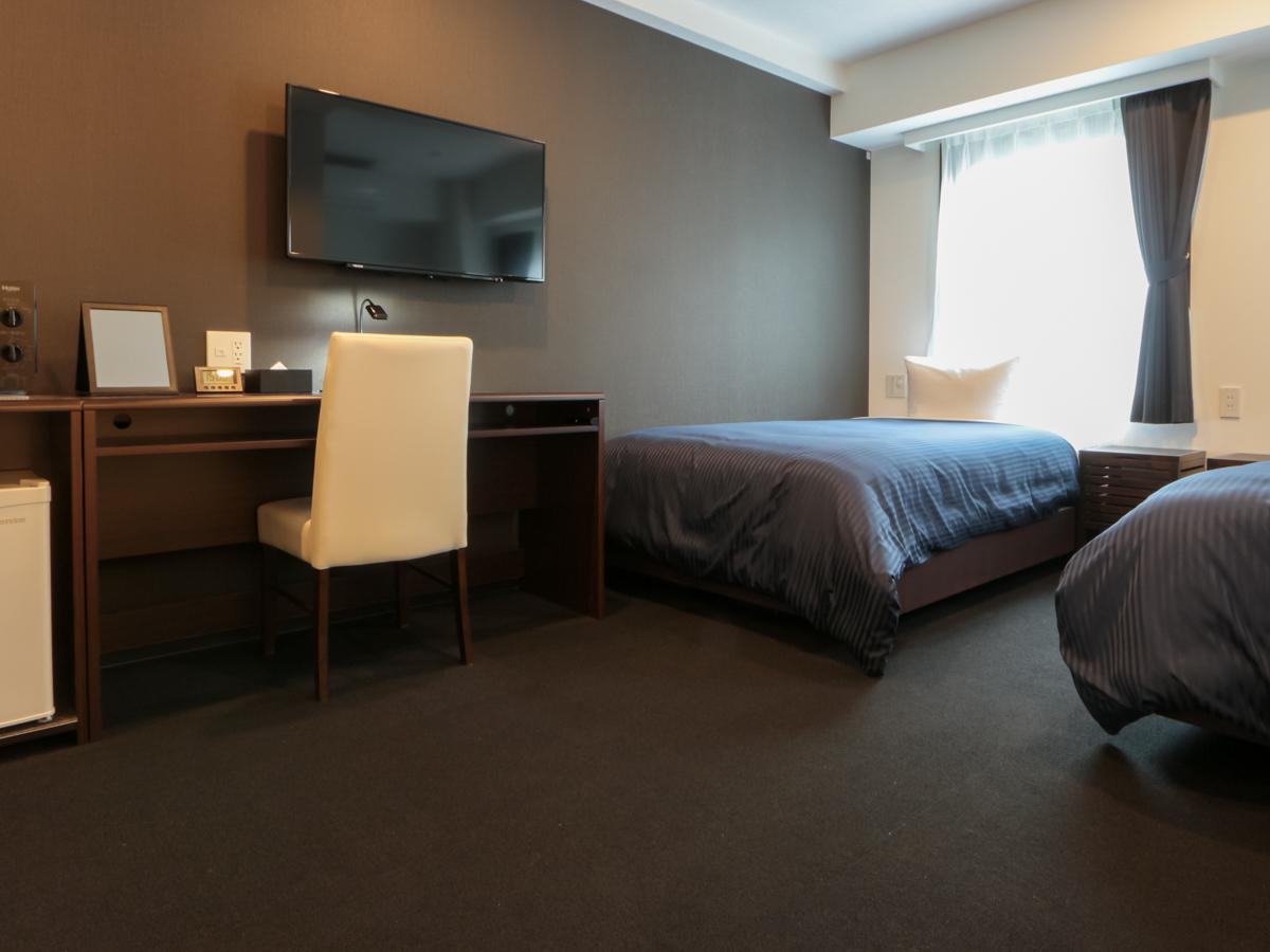 Semi Room, Twin Beds