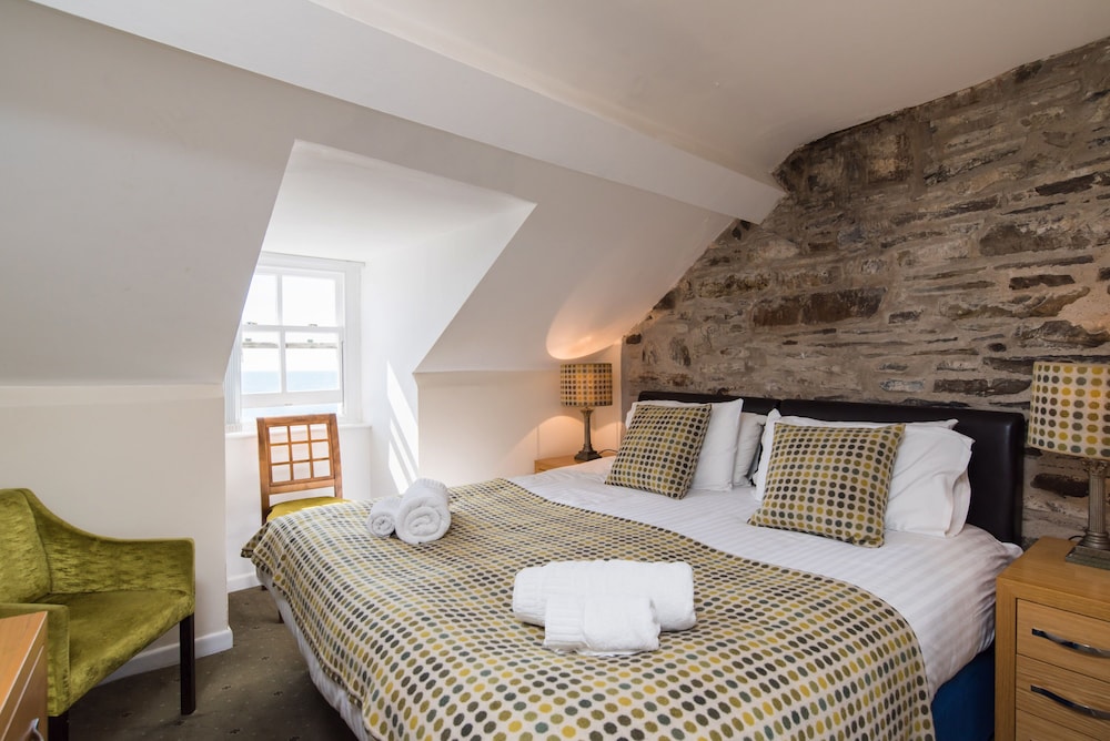Gwesty Marine Hotel 11/50