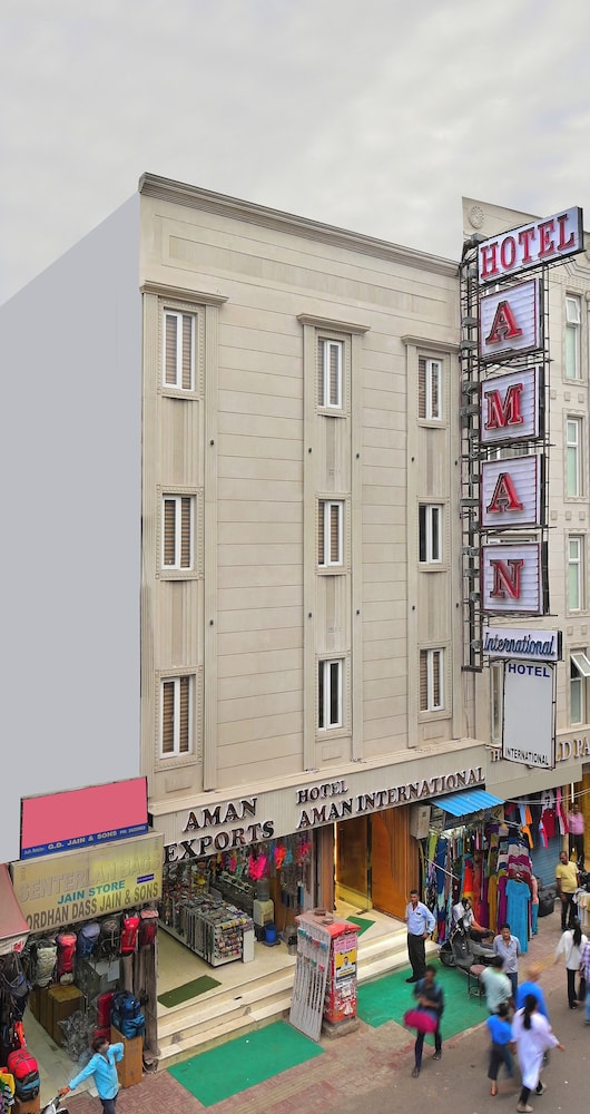 Hotel Aman International 60/67