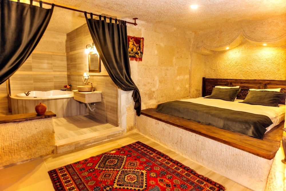 Solin Cave Cappadocia 6/38
