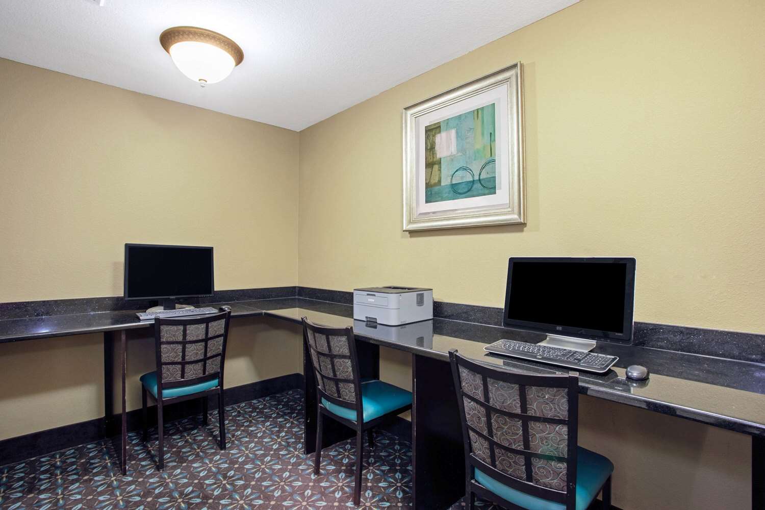 La Quinta Inn & Suites by Wyndham PCB Pier Park area 34/42