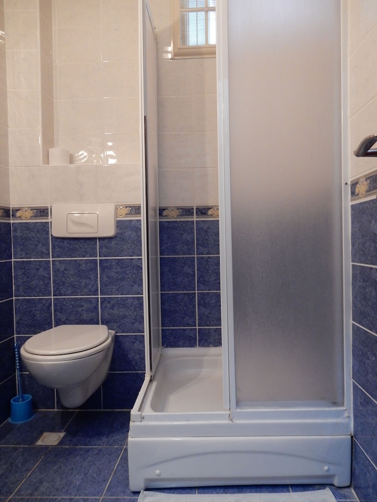 Aysev Hotel 41/42