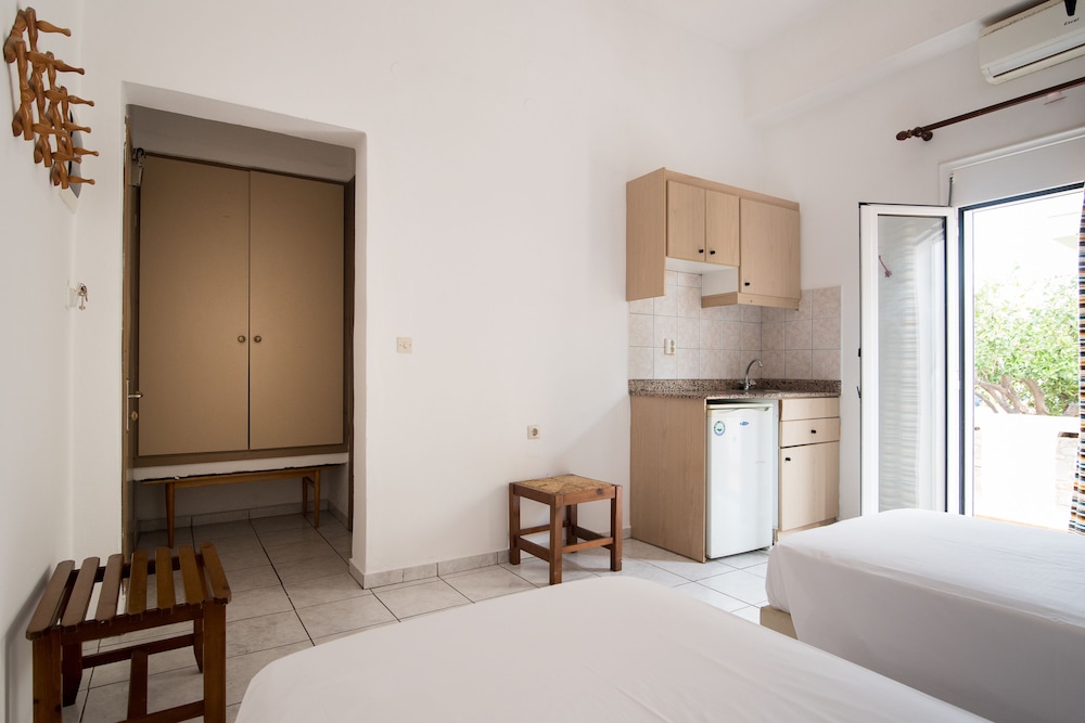 Ibiscus Hotel Malia 11/61