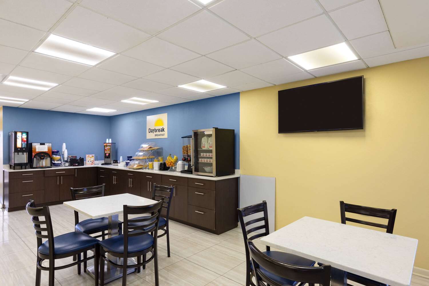 Days Inn By Wyndham Oak Grove/Ft. Campbell 19/32