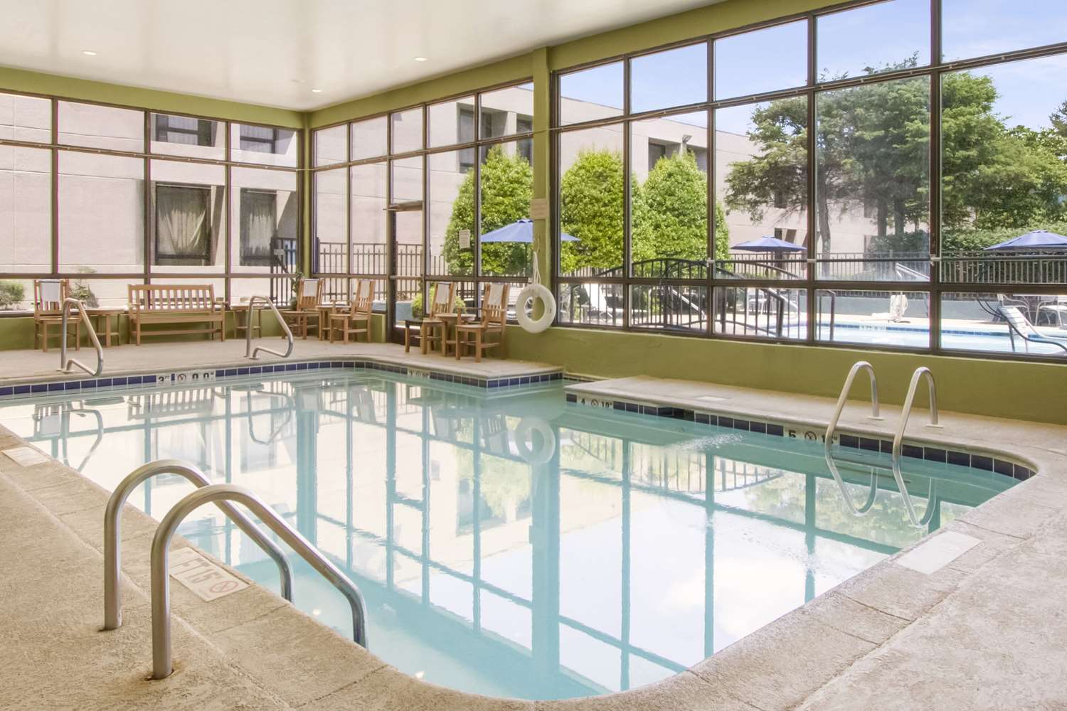 swimming pool spa