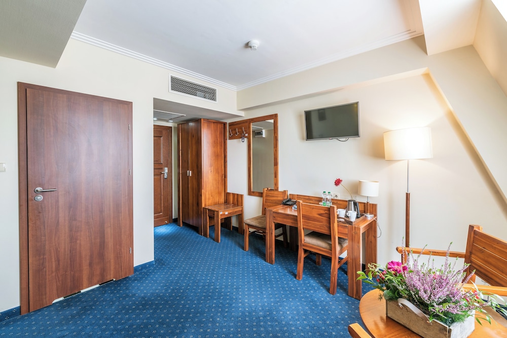 Hotel Piast 27/50