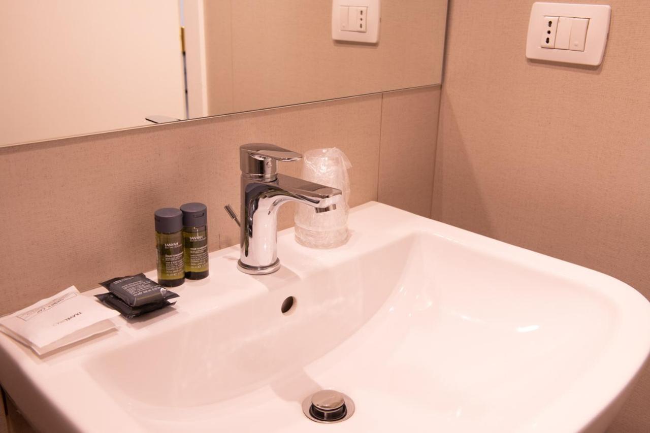 Della Rosa Hotel Ancona 33/36