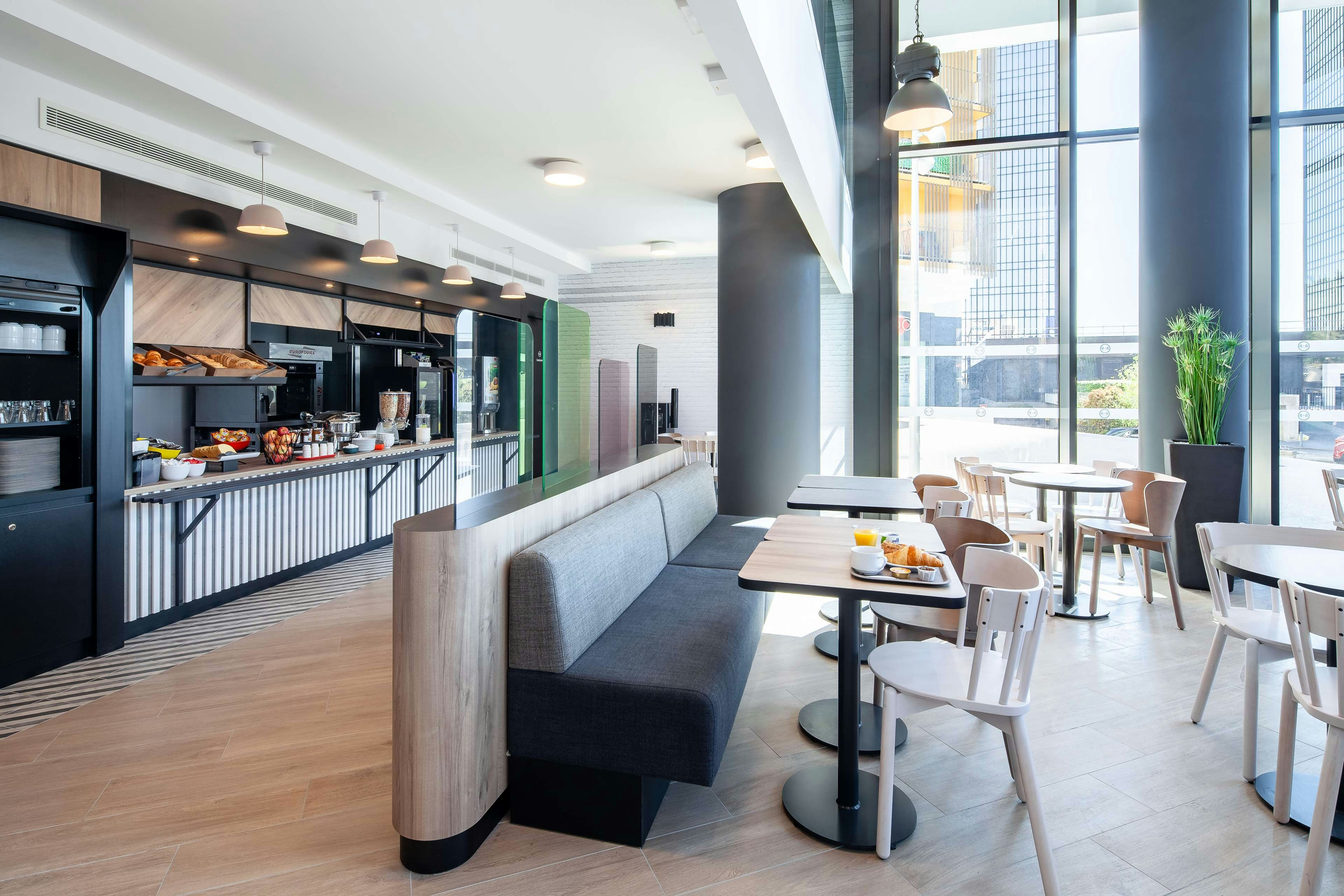 B&B HOTEL Paris Porte de Bagnolet 34/47