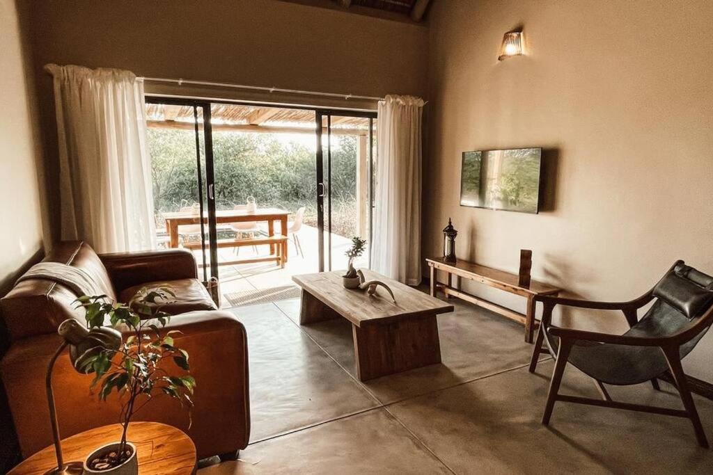 UmnDeni Africa 28/50