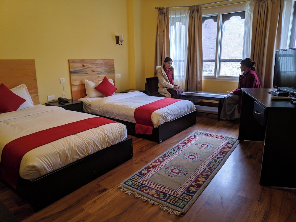DELUXE, TWIN BEDS, MOUNTAIN VIEW