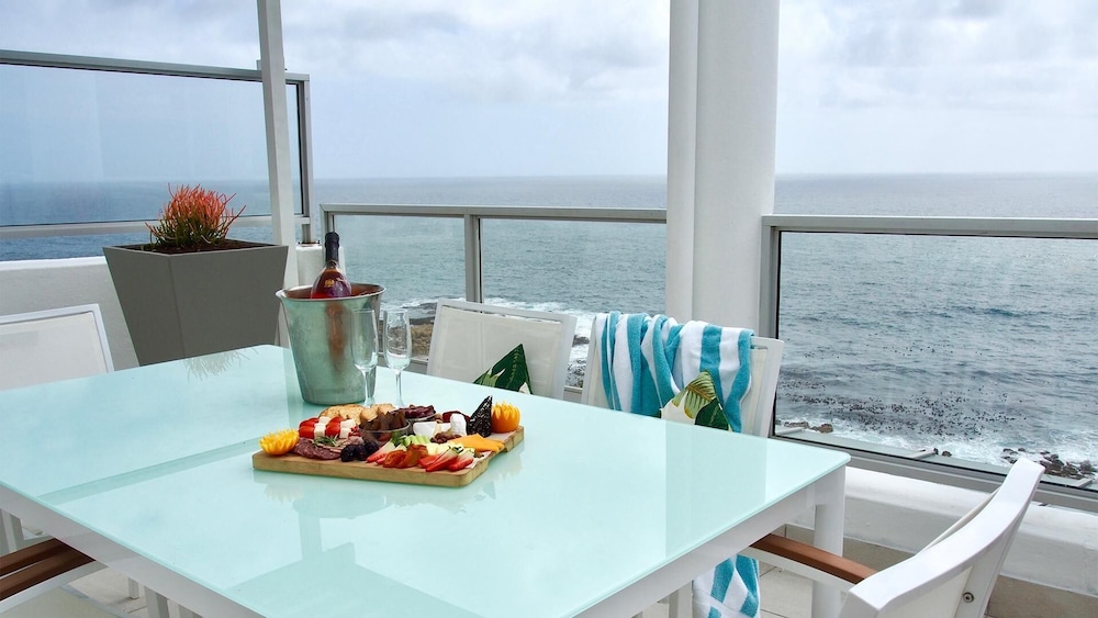 Peninsula All-Suite Hotel by Dream Resorts 35/49