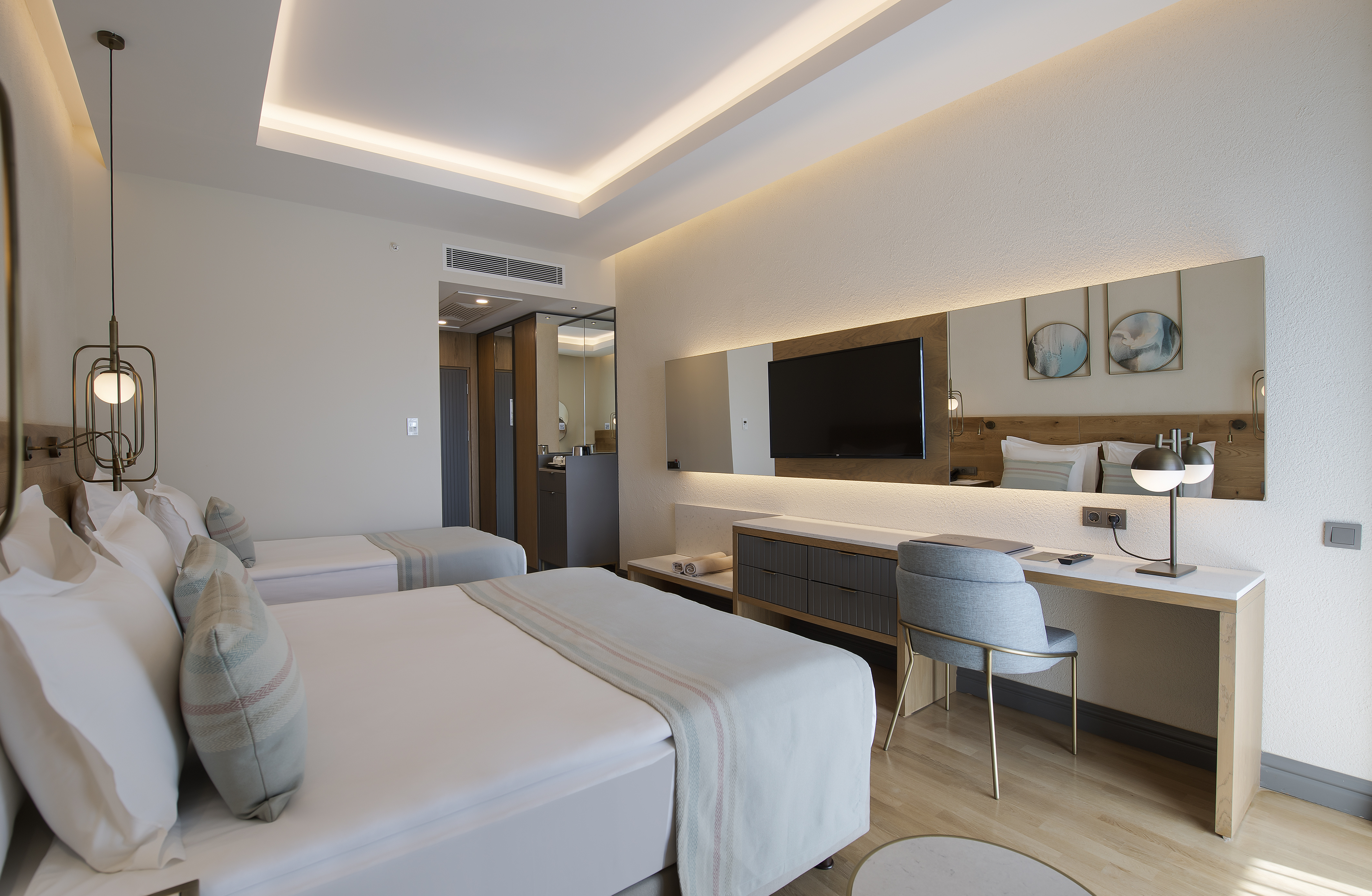 Superior, Double Bed, Lateral Side Sea View
