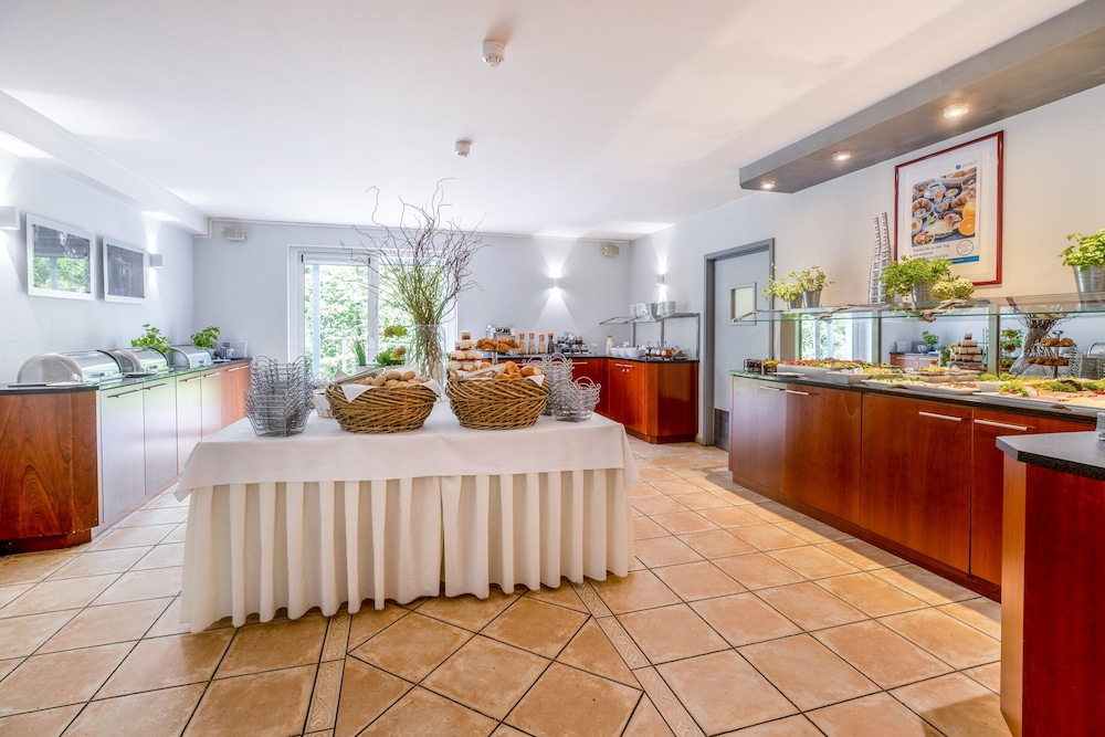 Garner Hotel Oberhausen by IHG 5/81
