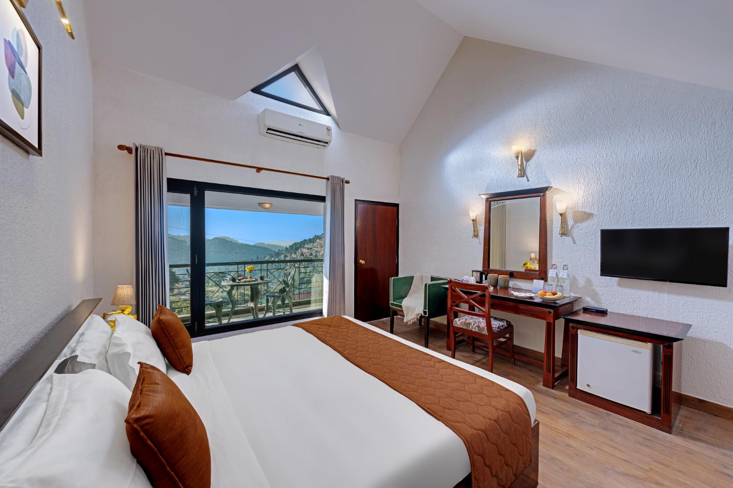 Deluxe, 1 Double and 1 Single Bed, Valley View