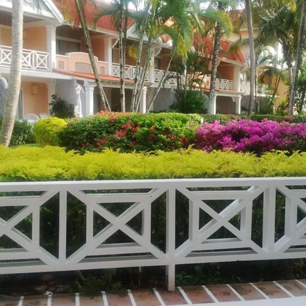 Coco Reef Resort & Spa 44/56