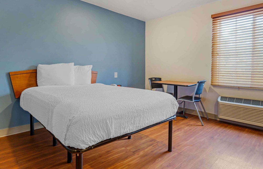 STUDIO, DOUBLE BED
