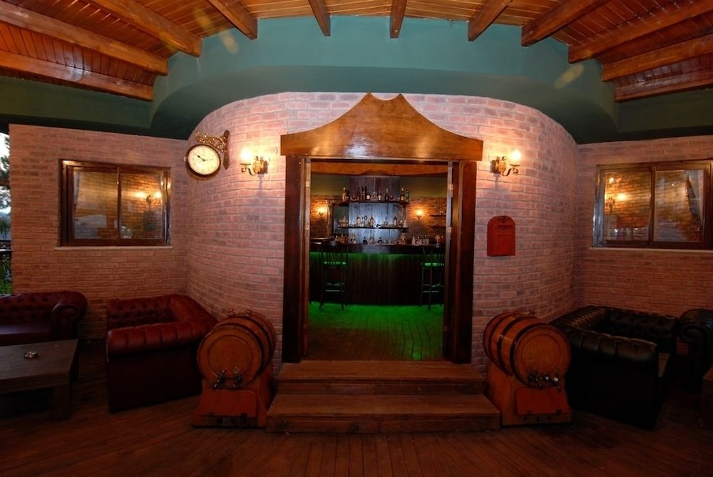 Berry Blue Hotel 81/95