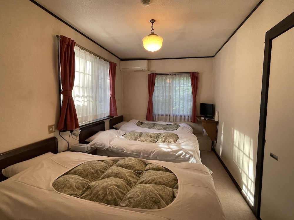 ROOM, TRIPLE