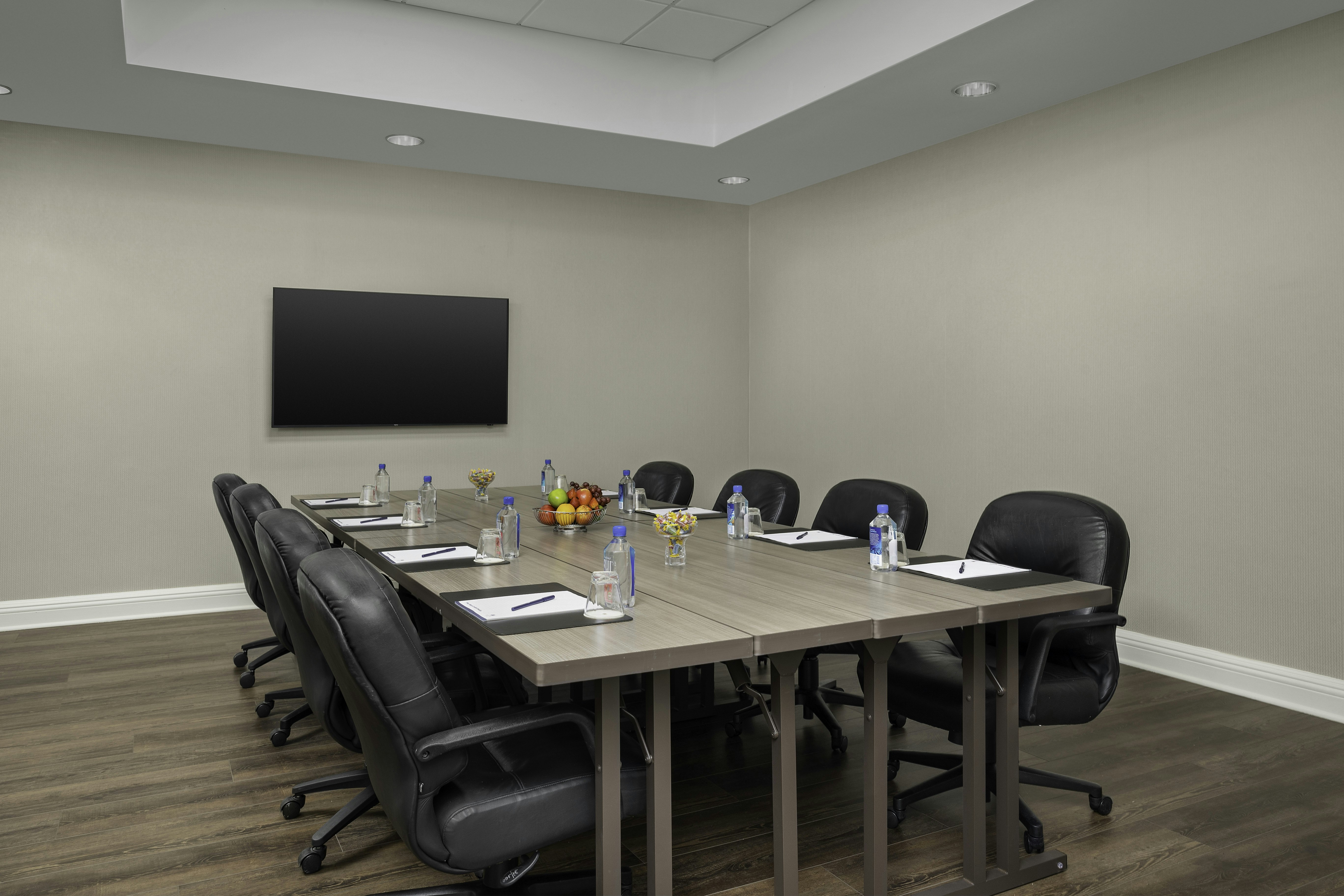 Doubletree Hotel Chicago O Hare Airport Rosemont 70/85