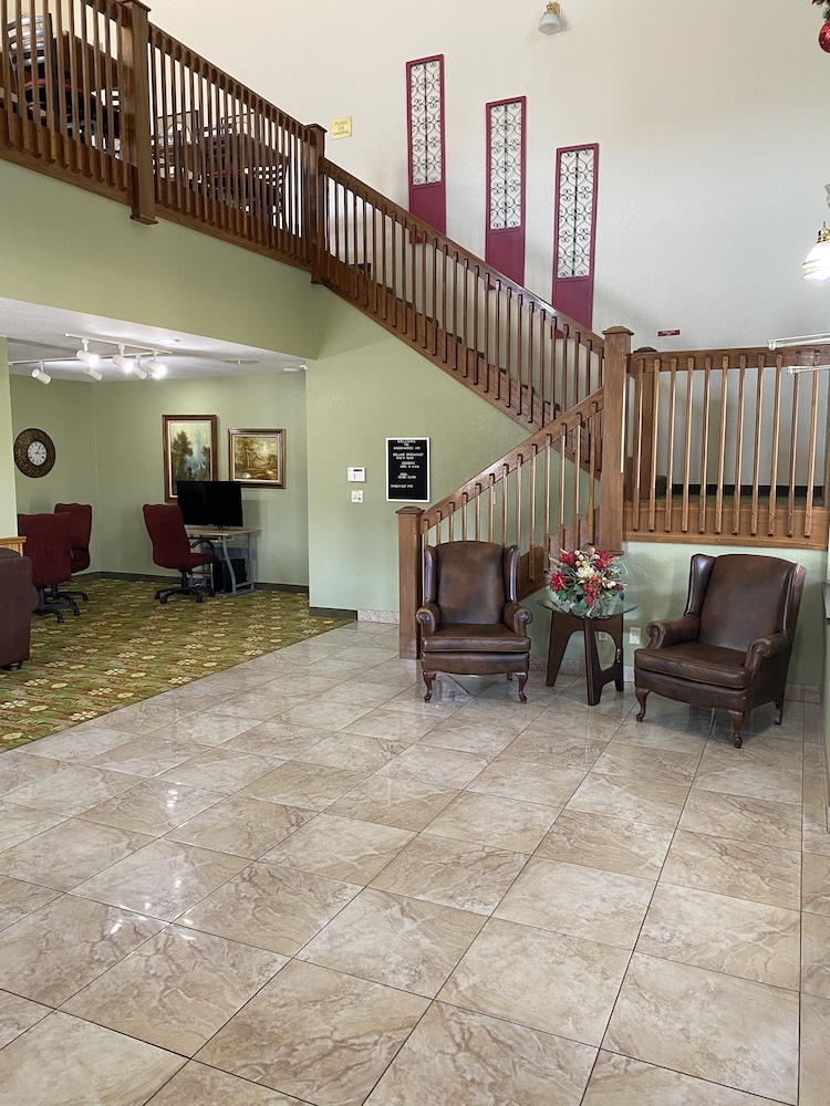 Brookwood Inn 8/46