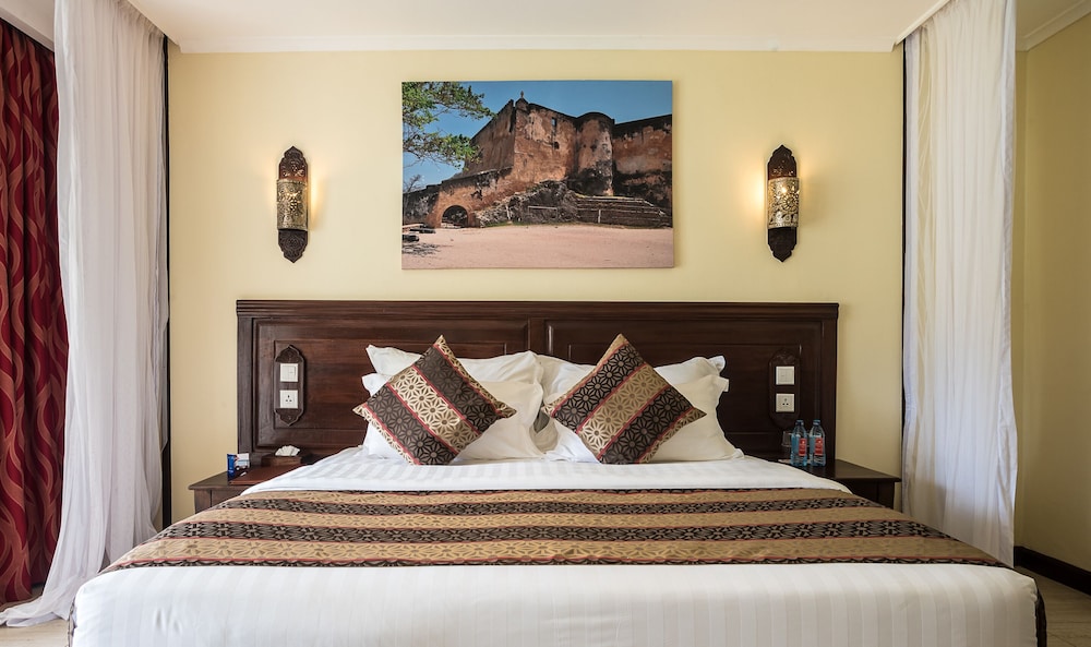 PRIDEINN PARADISE BEACH HOTEL AND SPA 17/79