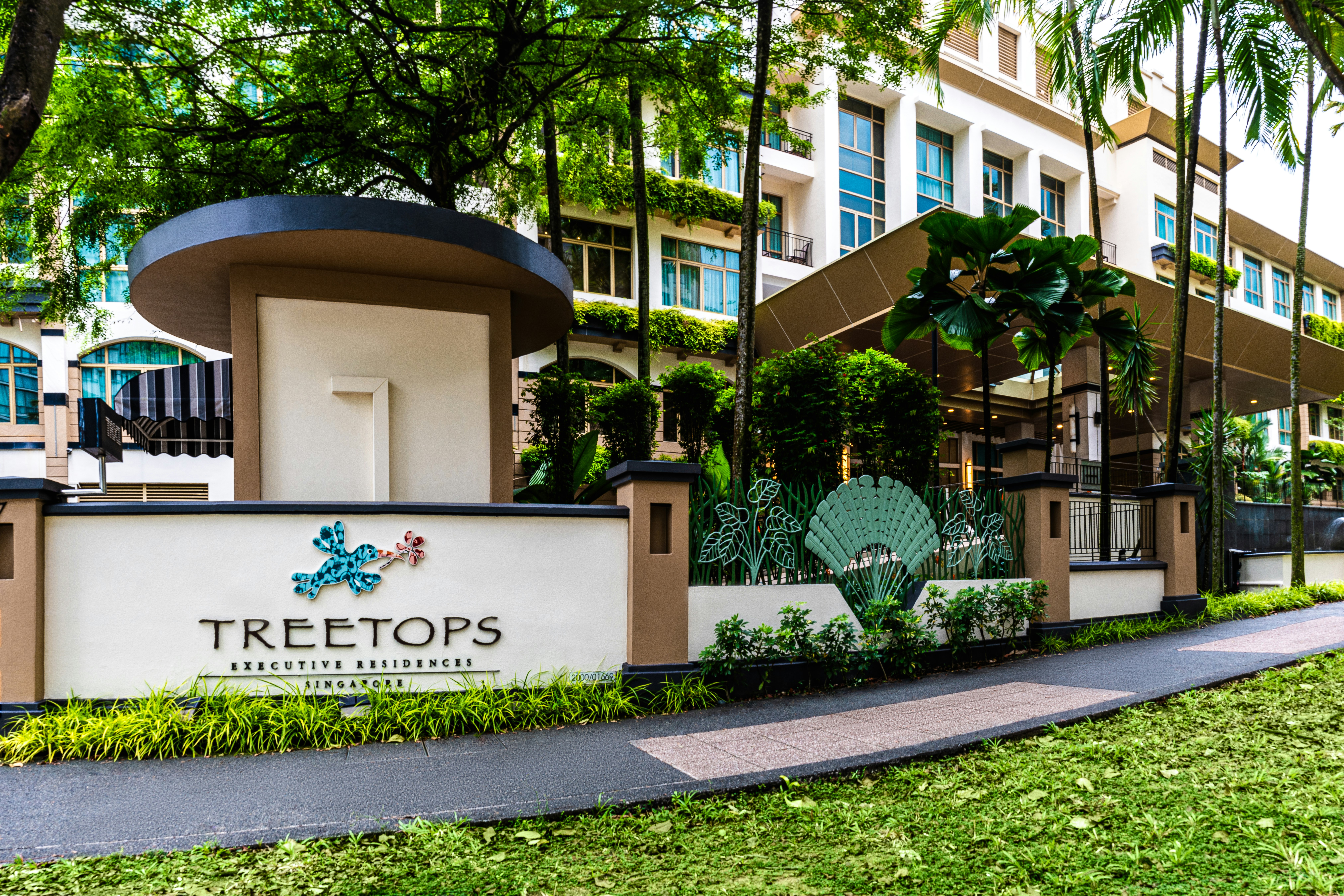 TREETOPS EXECUTIVE RESIDENCES 67/71