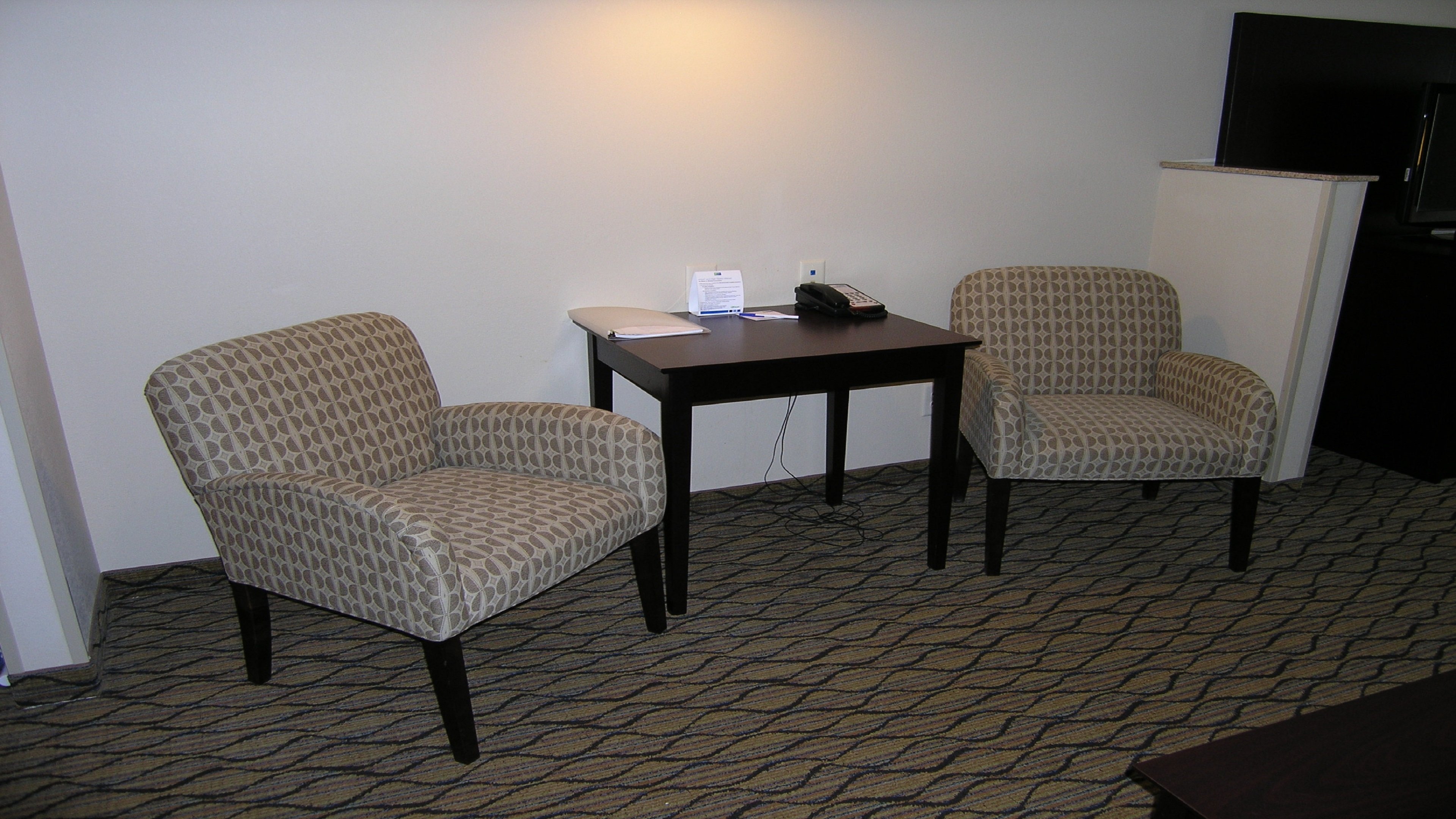 Holiday Inn Express Suites Belle Vernon 25/39