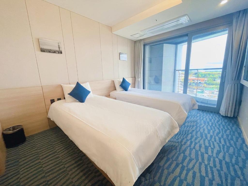 Deluxe, Twin Beds, Partial Ocean View, No Parking