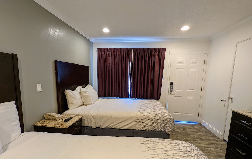 Deluxe Inn 14/50