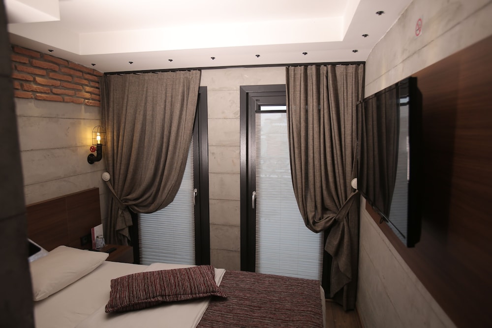 Elibol Hotel 32/52