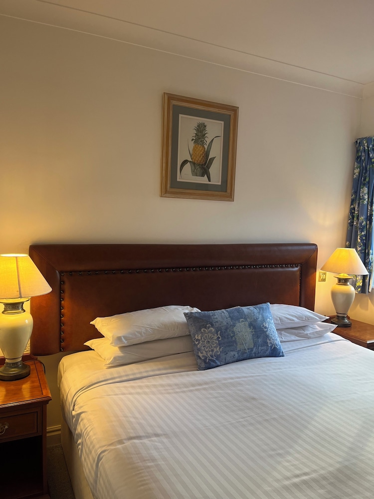Noel Arms Hotel 9/49