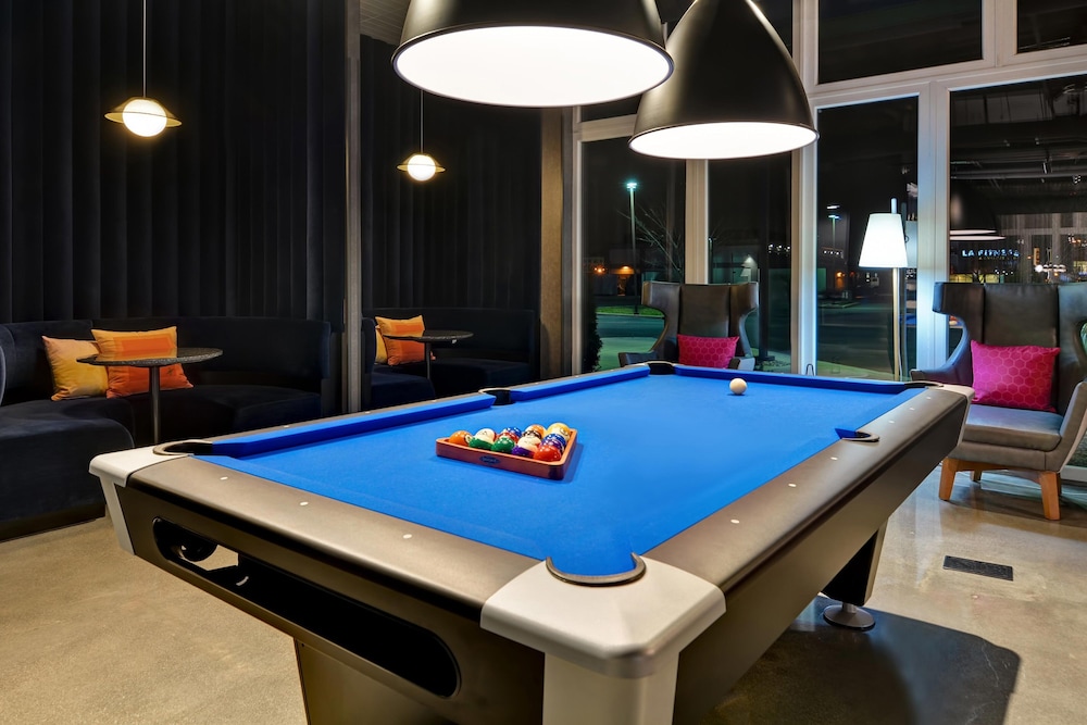 Aloft Secaucus Meadowlands 23/52