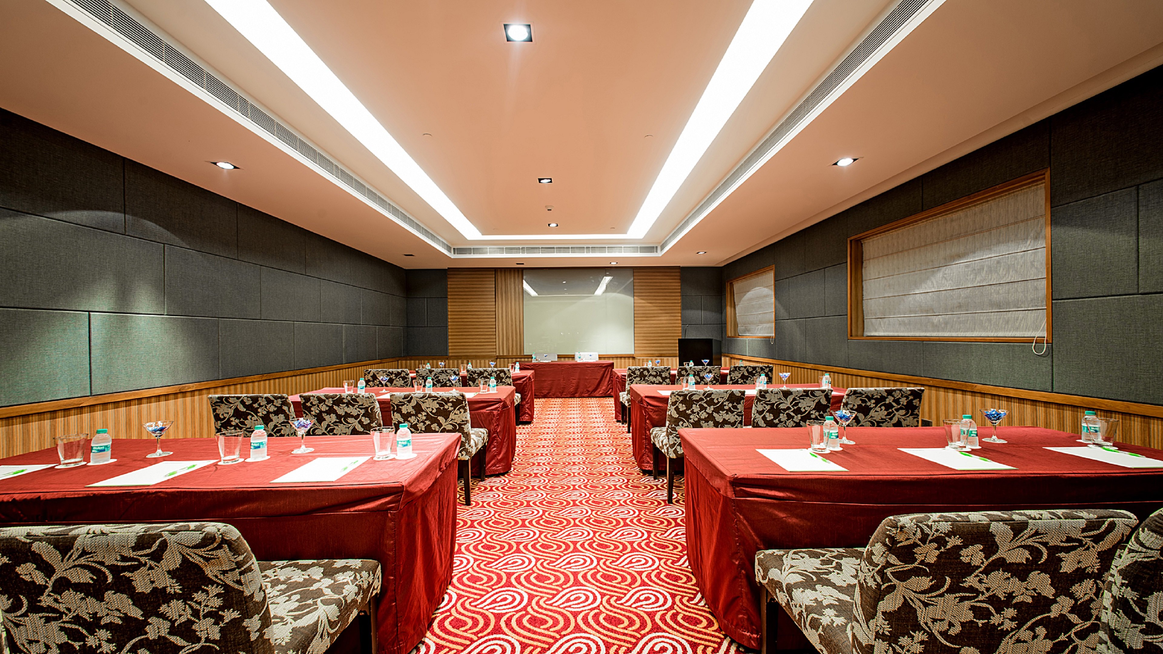 HOLIDAY INN AMRITSAR RANJIT AVENUE 41/44