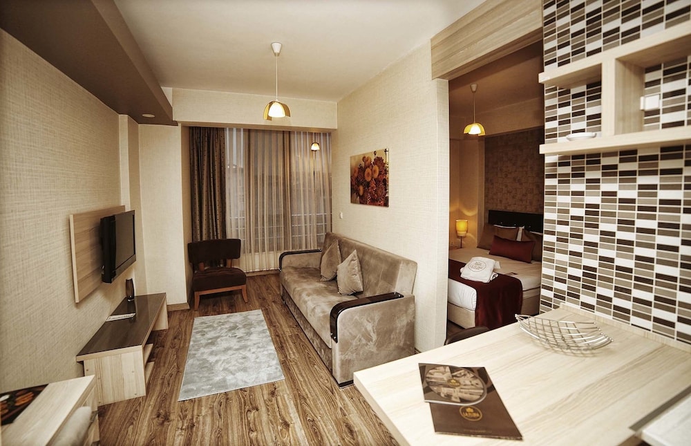 La Flora House Otel 27/35