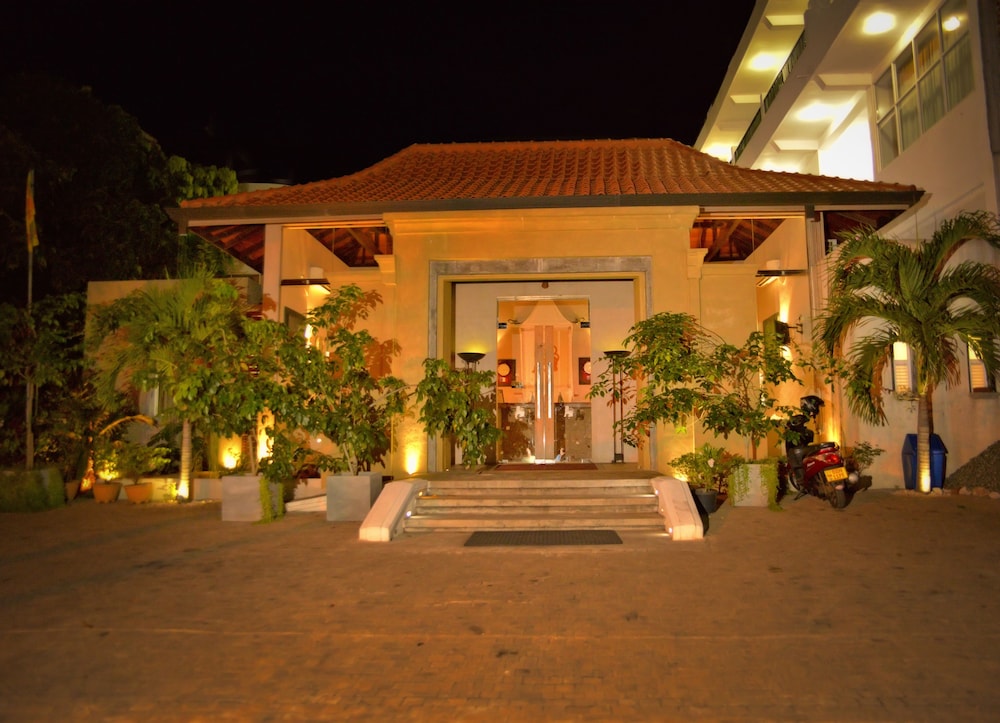 Ceylan Lodge 65/69
