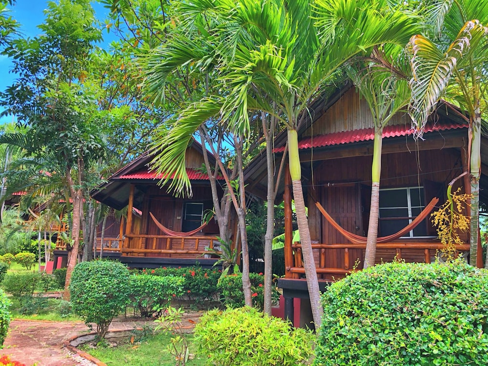 Bounty Resort 5/74