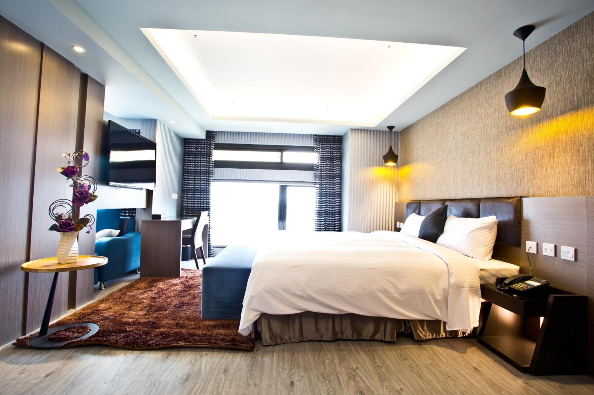 DELUXE, DOUBLE BED