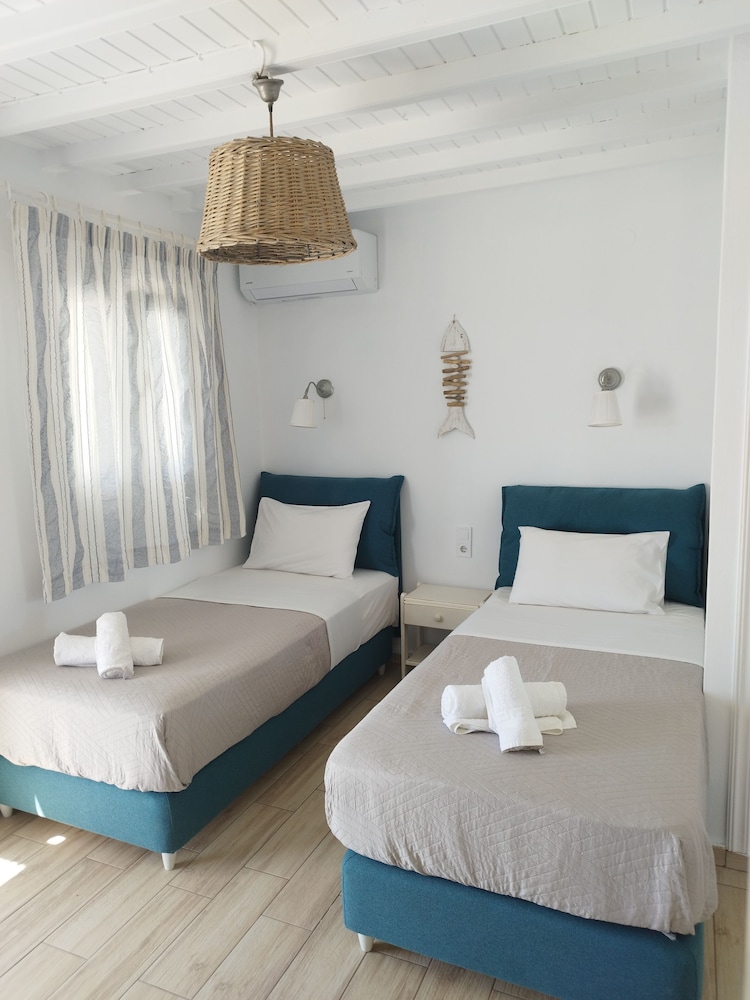 Nikos Rooms 11/50