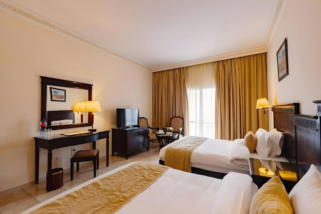 Superior, Queen Bed