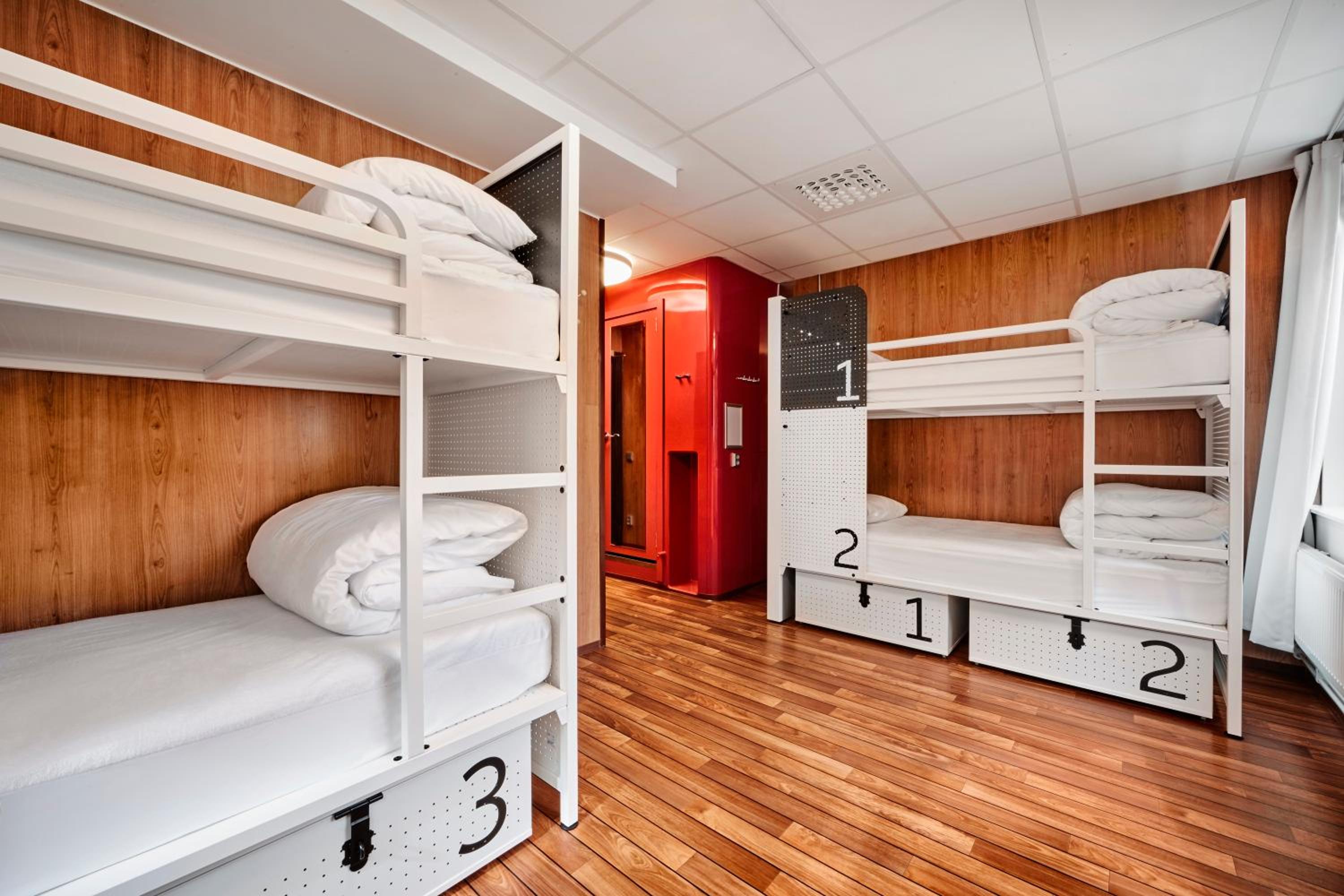 Mixed Dorm, 6 Beds, Private Bathroom