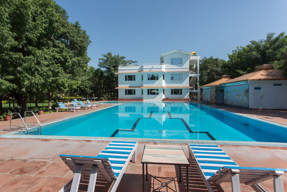 SHILPI RESORT. 45/47