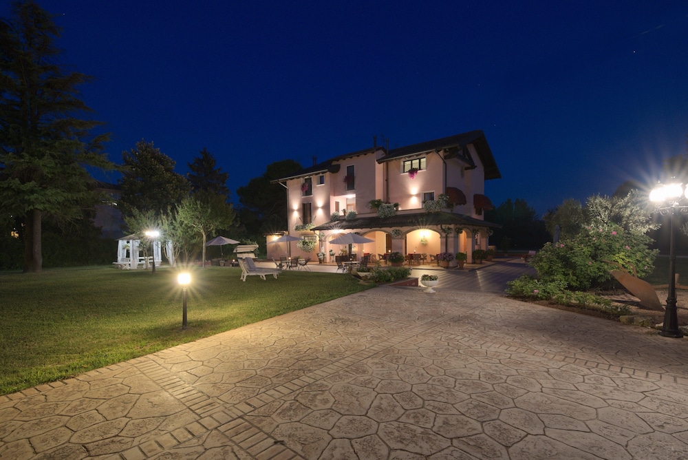 Villa ai Tigli 40/50