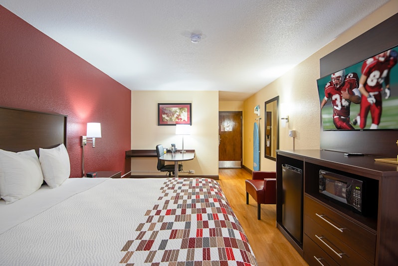 Red Roof Inn Cameron 11/36