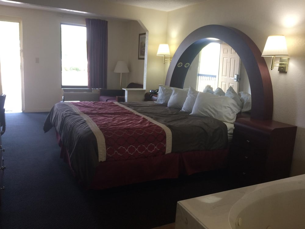 Days Inn And Suites Selma 15/54