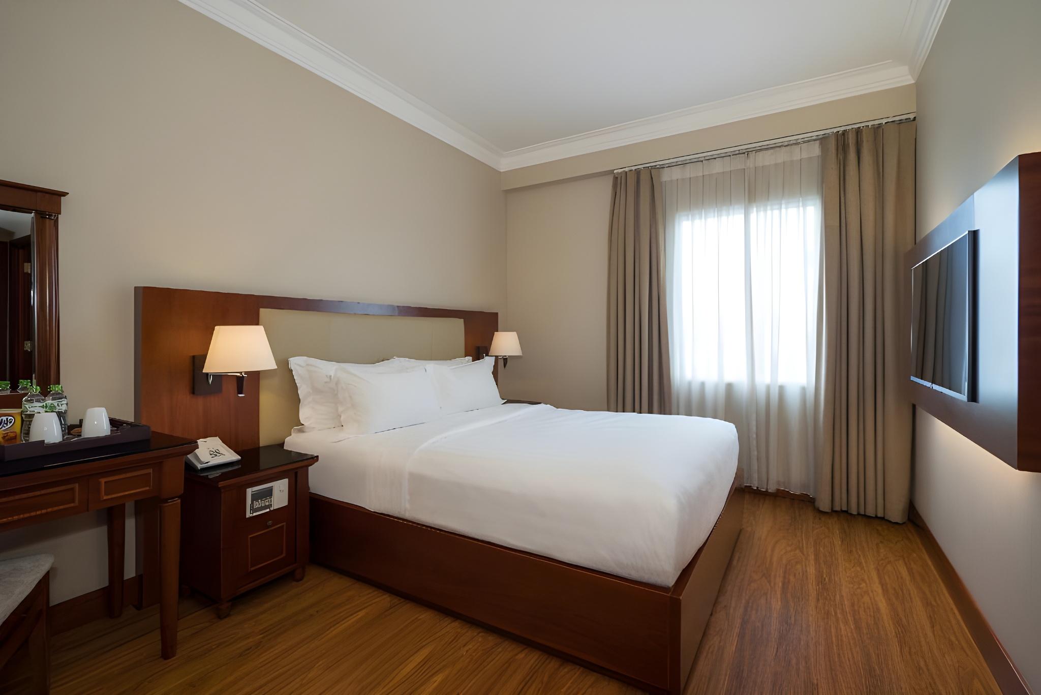Deluxe, Double Bed