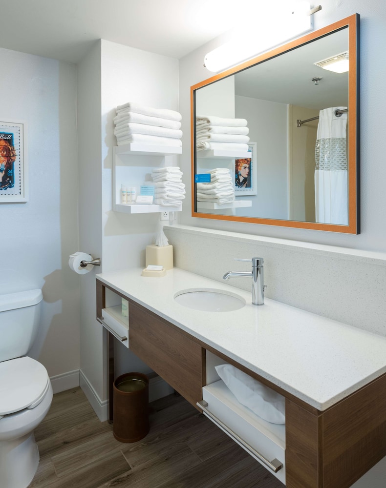 Hampton Inn And Suites Jamestown 6/37