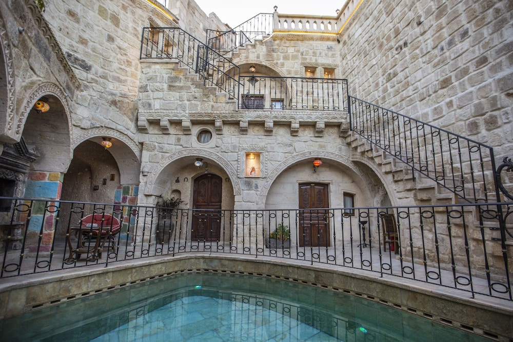 Royal Cave Hotel 26/58