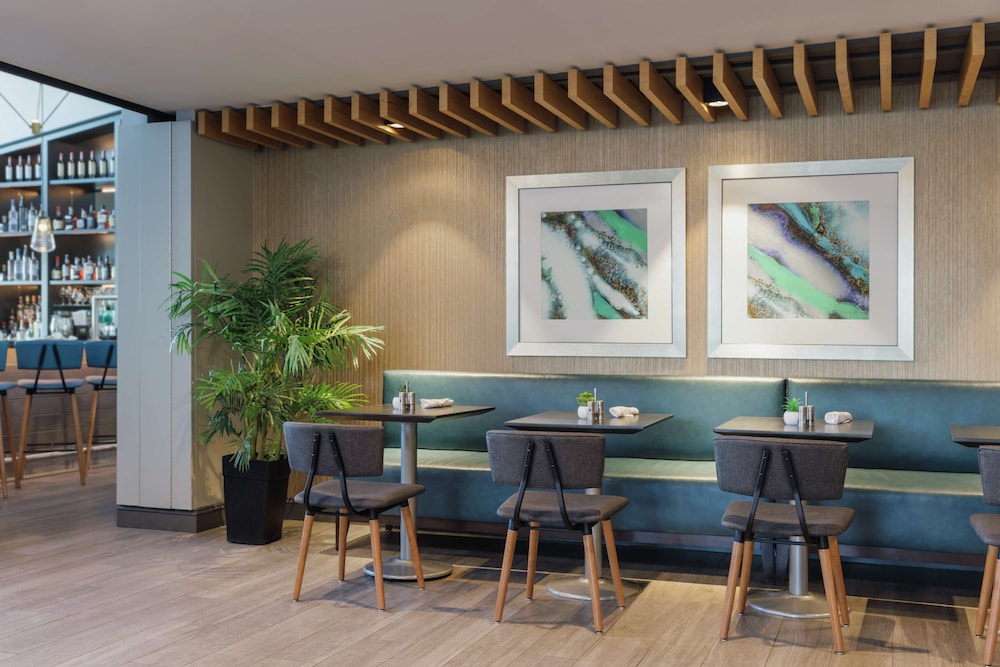 Hotel Trilogy Albany Airport, Tapestry Collection by Hilton 26/30