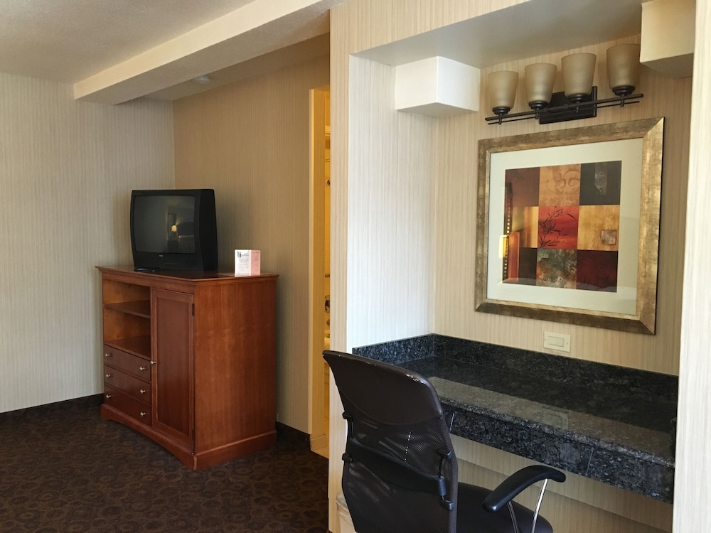 Royal Pacific Motor Inn 37/59